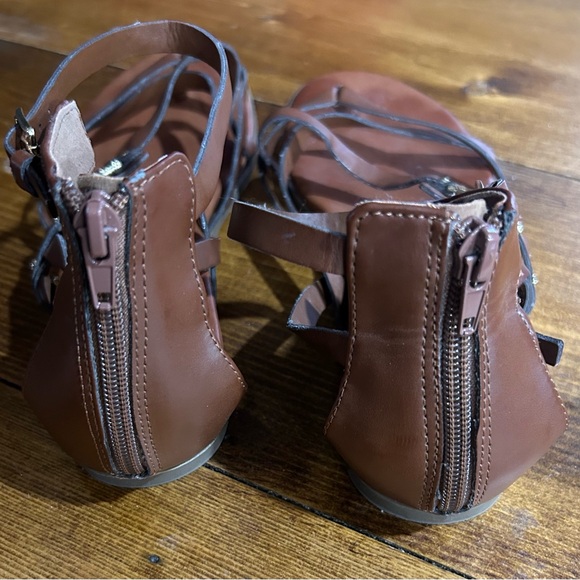 Guess GBG Sandals, size 11, smoke free home - Picture 3 of 5